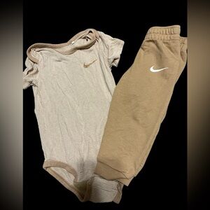 Baby Nike set sz 9Mo